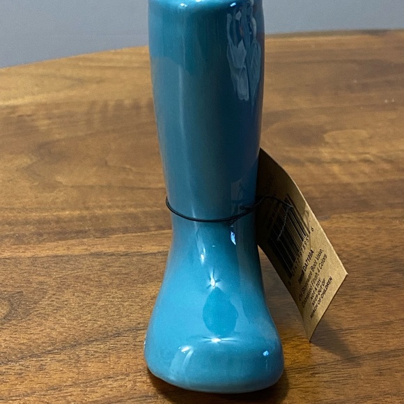 Creative co-op Ceramic Boot Vase - Picture 2 of 7